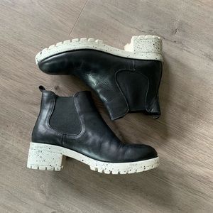 Urban outfitters leather boots 7